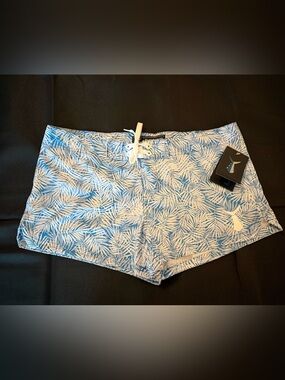 NWT Tunaskin Blue Palm Board Shorts Size M